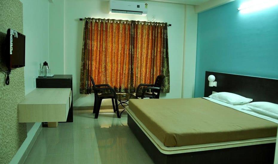Sandesh Resort Wai Exterior foto