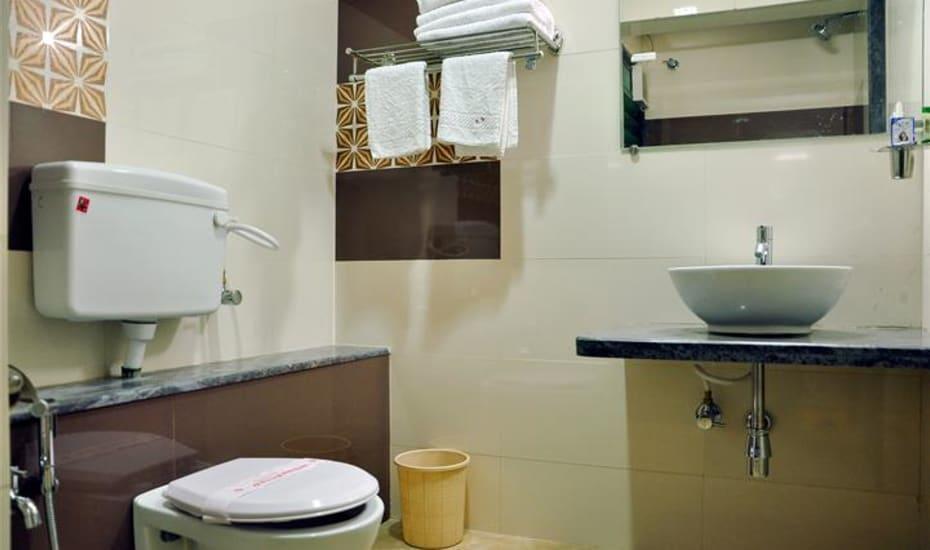 Sandesh Resort Wai Exterior foto